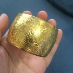 Gold Clasp Bracelet